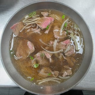Pho Tái